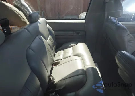 1995 Chevrolet Tahoe K1500 z USA, uszkodzony, nr VIN 1GNEK18K0SJ310259